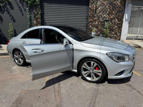 MERCEDES-BENZ CLA 200 1.6 FIRST EDITION TURBO GASOLINA 4P AUTOMATIZADO